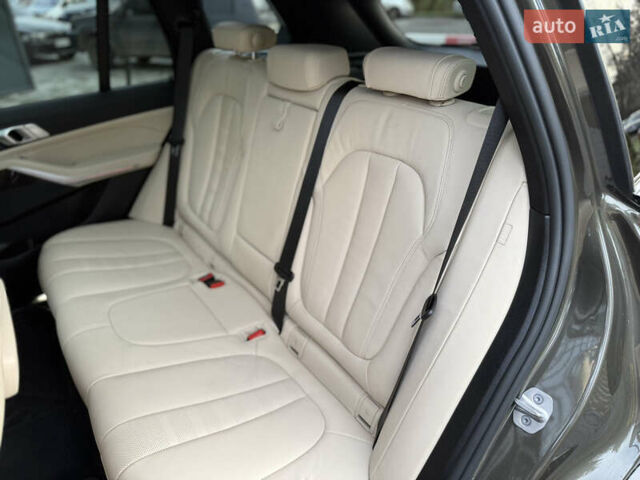 Серый БМВ Х5, объемом двигателя 3 л и пробегом 11 тыс. км за 59999 $, фото 57 на Automoto.ua