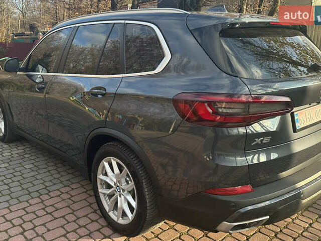 Сірий БМВ Х5, об'ємом двигуна 3 л та пробігом 150 тис. км за 51000 $, фото 1 на Automoto.ua