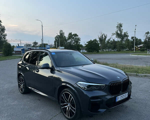 Серый БМВ Х5, объемом двигателя 3 л и пробегом 48 тыс. км за 64999 $, фото 2 на Automoto.ua