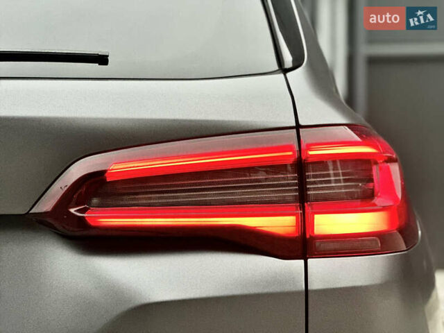 Серый БМВ Х5, объемом двигателя 3 л и пробегом 111 тыс. км за 66000 $, фото 23 на Automoto.ua