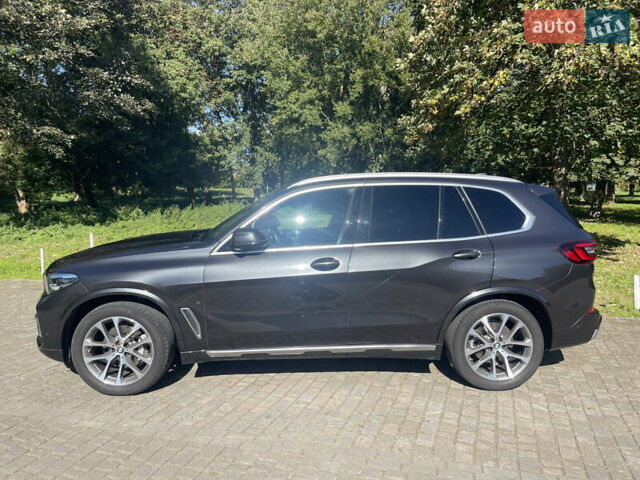 Серый БМВ Х5, объемом двигателя 3 л и пробегом 41 тыс. км за 61000 $, фото 2 на Automoto.ua
