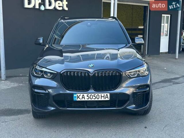 Серый БМВ Х5, объемом двигателя 2.99 л и пробегом 40 тыс. км за 80500 $, фото 3 на Automoto.ua
