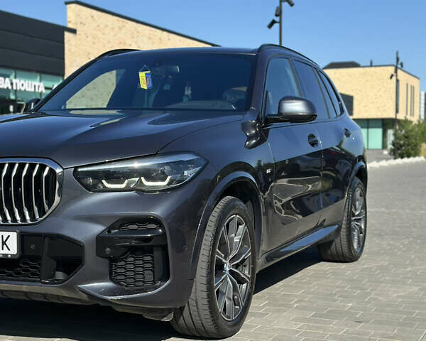 Серый БМВ Х5, объемом двигателя 2.99 л и пробегом 90 тыс. км за 69000 $, фото 2 на Automoto.ua