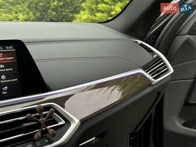 Серый БМВ Х5, объемом двигателя 3 л и пробегом 67 тыс. км за 62700 $, фото 52 на Automoto.ua