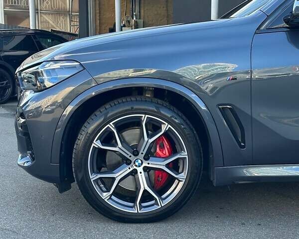 Серый БМВ Х5, объемом двигателя 2.99 л и пробегом 40 тыс. км за 80500 $, фото 4 на Automoto.ua