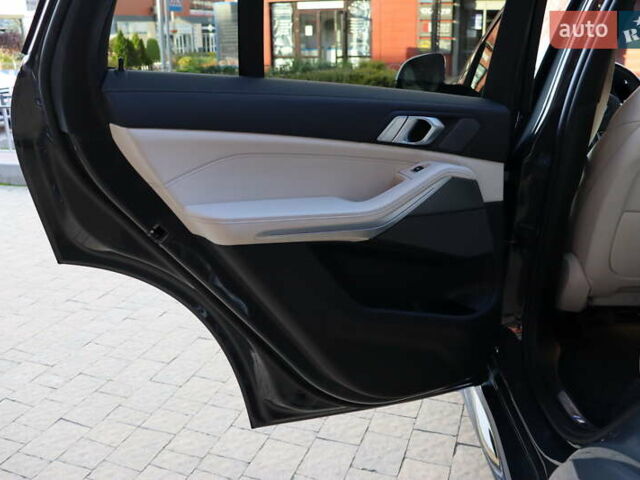 Сірий БМВ Х5, об'ємом двигуна 3 л та пробігом 70 тис. км за 75900 $, фото 37 на Automoto.ua