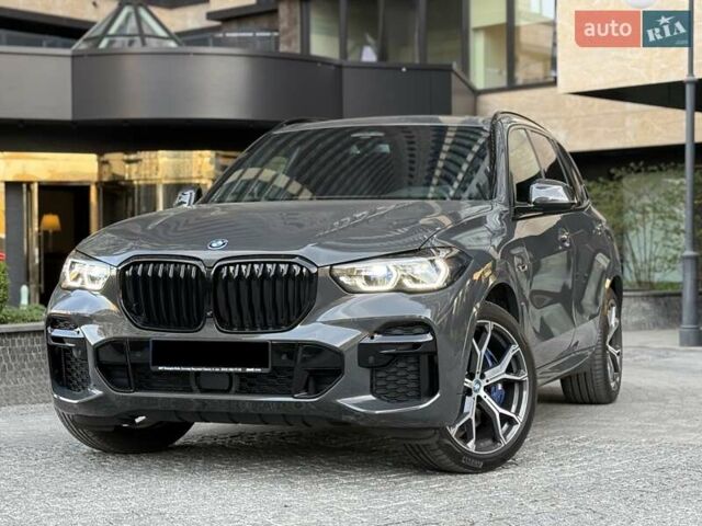Серый БМВ Х5, объемом двигателя 3 л и пробегом 38 тыс. км за 87900 $, фото 1 на Automoto.ua