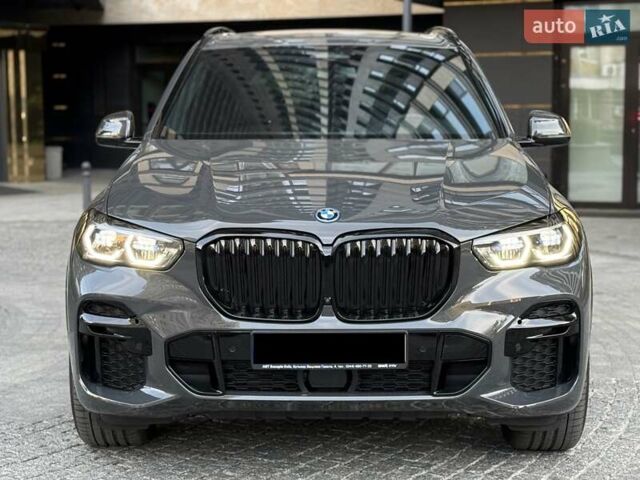 Серый БМВ Х5, объемом двигателя 3 л и пробегом 38 тыс. км за 87900 $, фото 3 на Automoto.ua