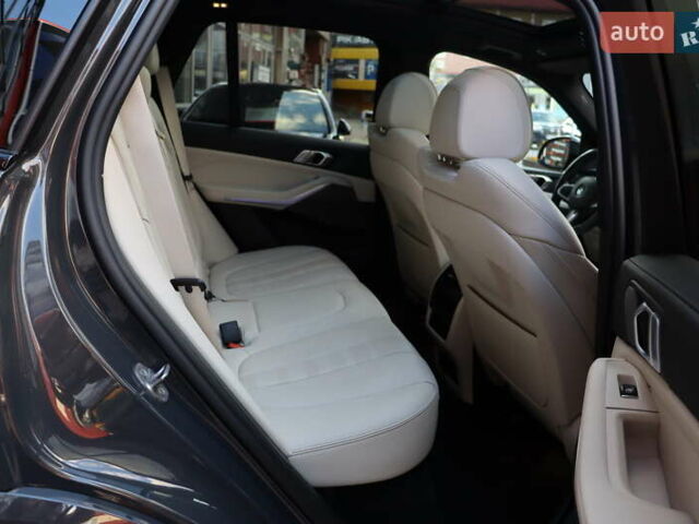 Сірий БМВ Х5, об'ємом двигуна 3 л та пробігом 70 тис. км за 75900 $, фото 44 на Automoto.ua