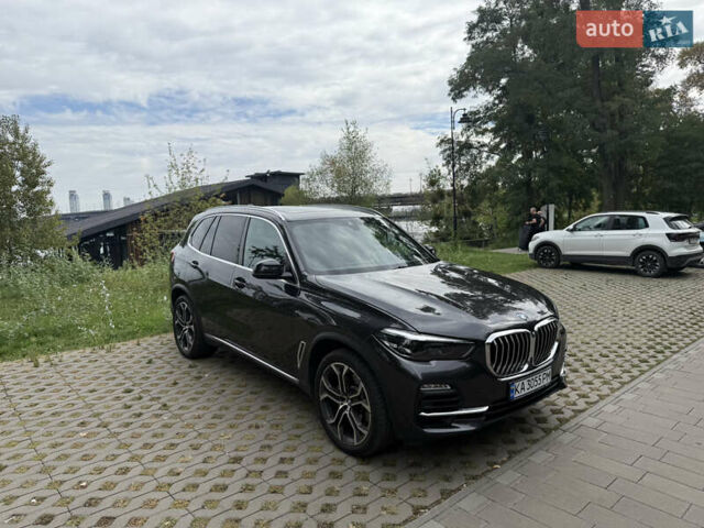 Серый БМВ Х5, объемом двигателя 3 л и пробегом 37 тыс. км за 62000 $, фото 1 на Automoto.ua