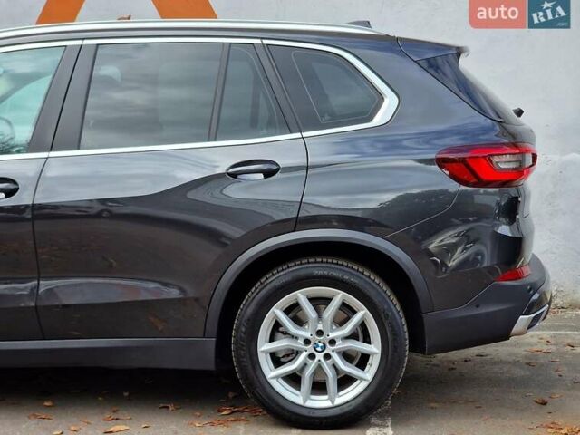 Серый БМВ Х5, объемом двигателя 2.99 л и пробегом 35 тыс. км за 74990 $, фото 24 на Automoto.ua