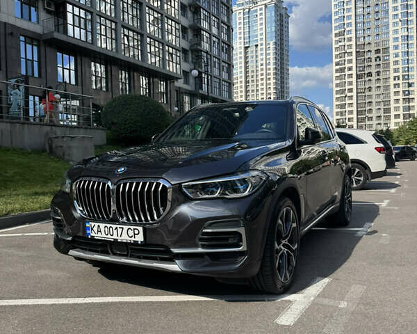 Серый БМВ Х5, объемом двигателя 3 л и пробегом 36 тыс. км за 67900 $, фото 4 на Automoto.ua