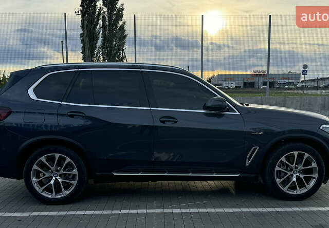 Серый БМВ Х5, объемом двигателя 3 л и пробегом 31 тыс. км за 79000 $, фото 2 на Automoto.ua