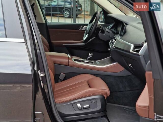 Серый БМВ Х5, объемом двигателя 2.99 л и пробегом 35 тыс. км за 74990 $, фото 55 на Automoto.ua