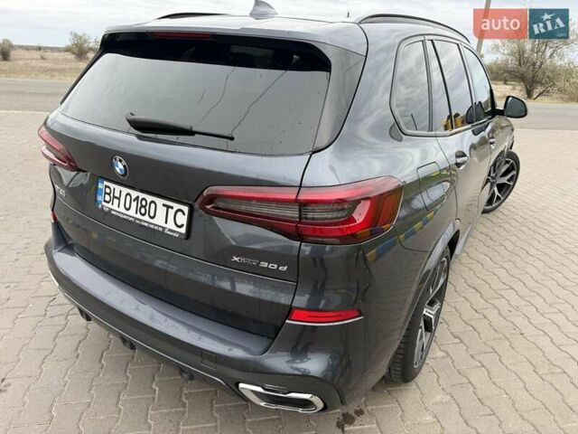 БМВ Х5 2022 в Болграде на Automoto.ua Серый БМВ Х5, объемом двигателя 2.99 л и пробегом 93 тыс. км за 72000 $, фото 15 на Automoto.ua