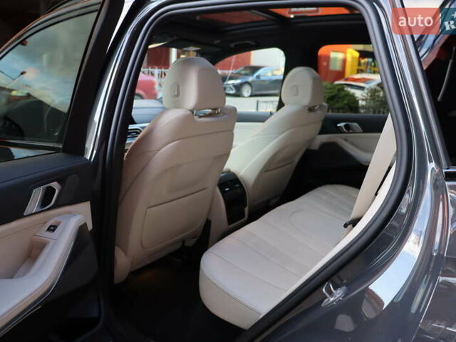 Сірий БМВ Х5, об'ємом двигуна 3 л та пробігом 70 тис. км за 75900 $, фото 39 на Automoto.ua