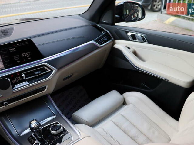 Сірий БМВ Х5, об'ємом двигуна 3 л та пробігом 70 тис. км за 75900 $, фото 43 на Automoto.ua