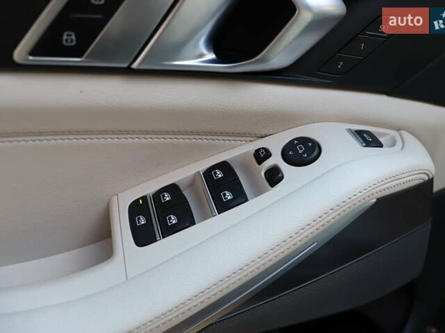 Сірий БМВ Х5, об'ємом двигуна 3 л та пробігом 70 тис. км за 75900 $, фото 13 на Automoto.ua