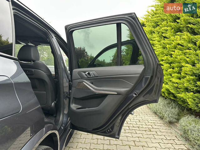 Серый БМВ Х5, объемом двигателя 3 л и пробегом 67 тыс. км за 62700 $, фото 32 на Automoto.ua