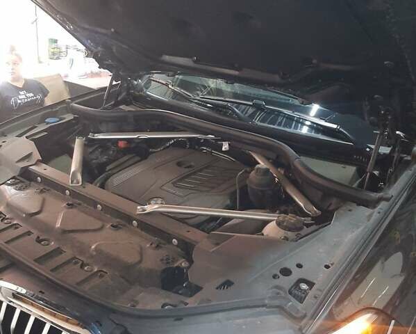 Серый БМВ Х5, объемом двигателя 4 л и пробегом 20 тыс. км за 61300 $, фото 7 на Automoto.ua