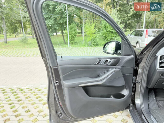 Серый БМВ Х5, объемом двигателя 3 л и пробегом 37 тыс. км за 62000 $, фото 14 на Automoto.ua