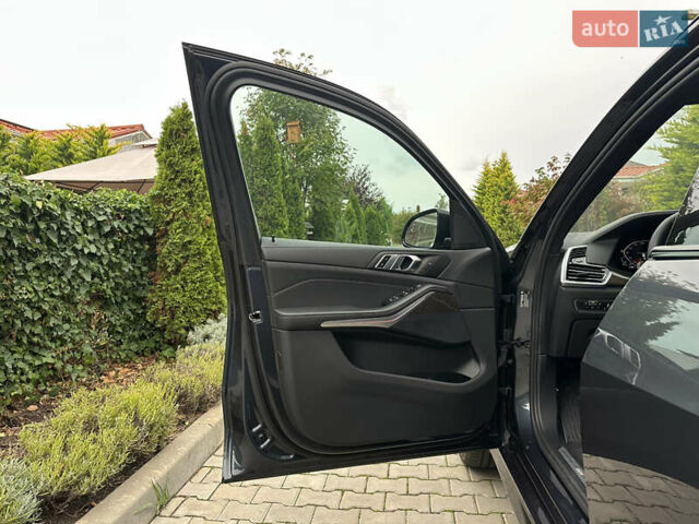 Серый БМВ Х5, объемом двигателя 3 л и пробегом 67 тыс. км за 62700 $, фото 37 на Automoto.ua