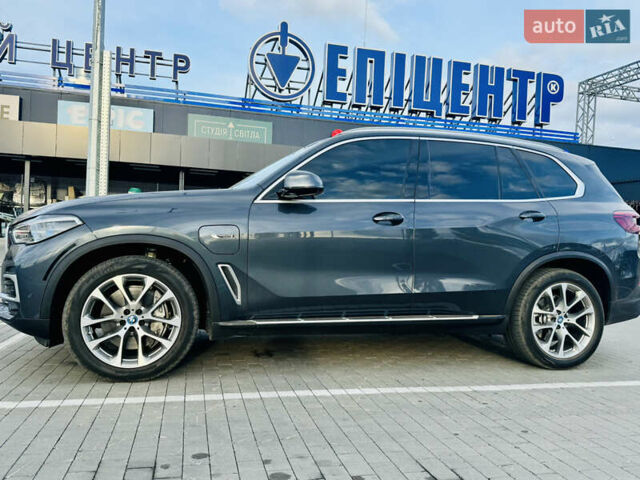 Серый БМВ Х5, объемом двигателя 3 л и пробегом 31 тыс. км за 79000 $, фото 1 на Automoto.ua