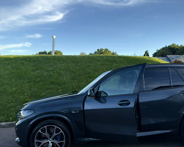 Серый БМВ Х5, объемом двигателя 3 л и пробегом 76 тыс. км за 66500 $, фото 2 на Automoto.ua