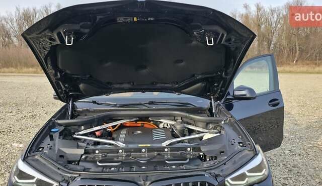 Серый БМВ Х5, объемом двигателя 3 л и пробегом 57 тыс. км за 77500 $, фото 37 на Automoto.ua