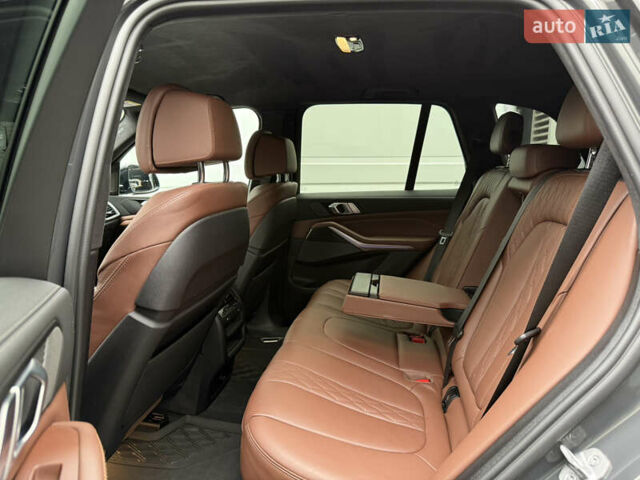 Серый БМВ Х5, объемом двигателя 3 л и пробегом 71 тыс. км за 89000 $, фото 22 на Automoto.ua