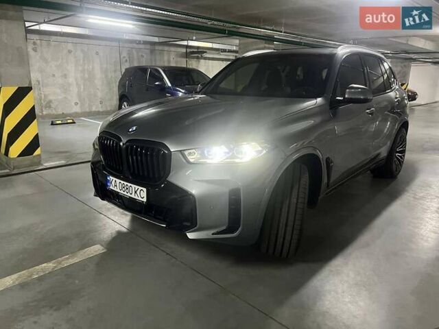 Серый БМВ Х5, объемом двигателя 3 л и пробегом 13 тыс. км за 83500 $, фото 4 на Automoto.ua