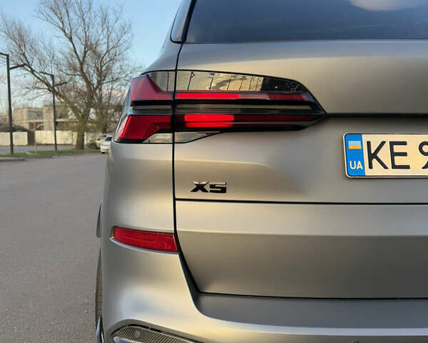 Сірий БМВ Х5, об'ємом двигуна 4.39 л та пробігом 44 тис. км за 127000 $, фото 6 на Automoto.ua