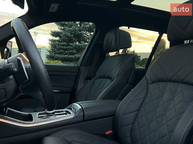 Сірий БМВ Х5, об'ємом двигуна 3 л та пробігом 16 тис. км за 99000 $, фото 8 на Automoto.ua