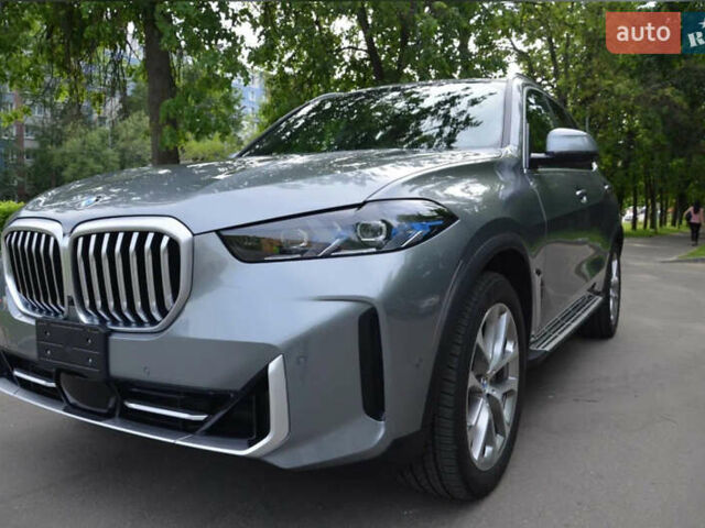 Серый БМВ Х5, объемом двигателя 3 л и пробегом 57 тыс. км за 72000 $, фото 1 на Automoto.ua