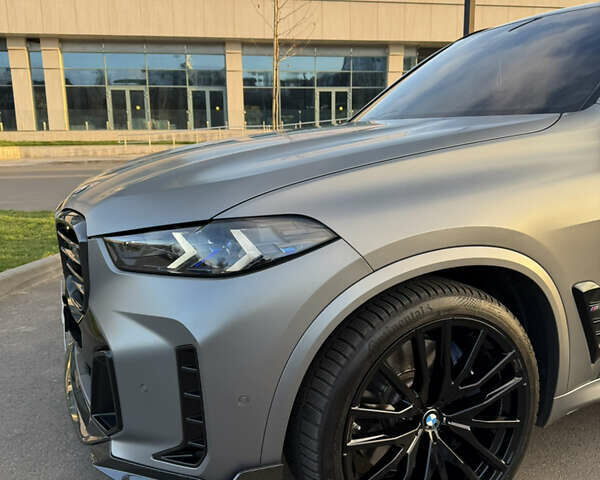 Сірий БМВ Х5, об'ємом двигуна 4.39 л та пробігом 44 тис. км за 127000 $, фото 4 на Automoto.ua