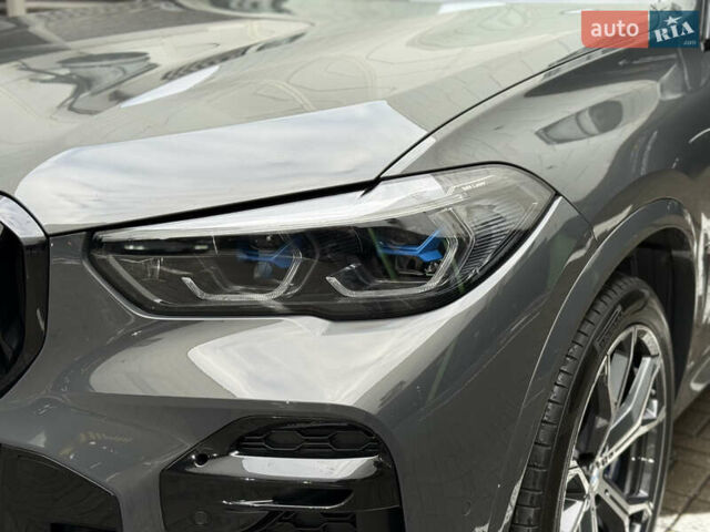 Серый БМВ Х5, объемом двигателя 3 л и пробегом 71 тыс. км за 89000 $, фото 2 на Automoto.ua