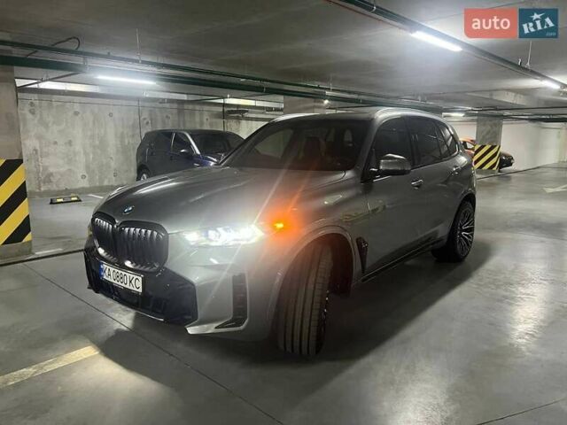Серый БМВ Х5, объемом двигателя 3 л и пробегом 13 тыс. км за 83500 $, фото 1 на Automoto.ua