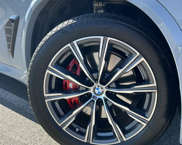 Серый БМВ Х5, объемом двигателя 3 л и пробегом 35 тыс. км за 84000 $, фото 3 на Automoto.ua
