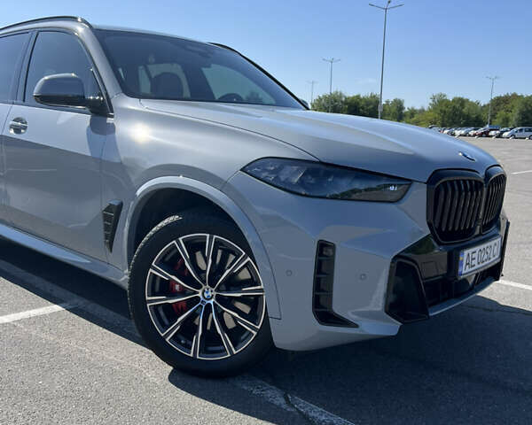 Серый БМВ Х5, объемом двигателя 3 л и пробегом 35 тыс. км за 84000 $, фото 2 на Automoto.ua