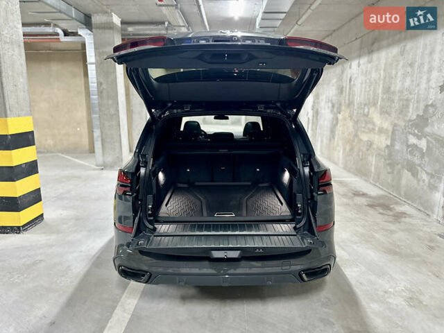 БМВ Х5 2024 в Ровно на Automoto.ua Серый БМВ Х5, объемом двигателя 3 л и пробегом 7 тыс. км за 137500 $, фото 37 на Automoto.ua