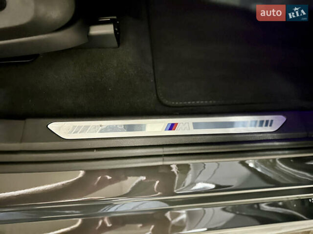 Серый БМВ Х5, объемом двигателя 3 л и пробегом 7 тыс. км за 135700 $, фото 23 на Automoto.ua