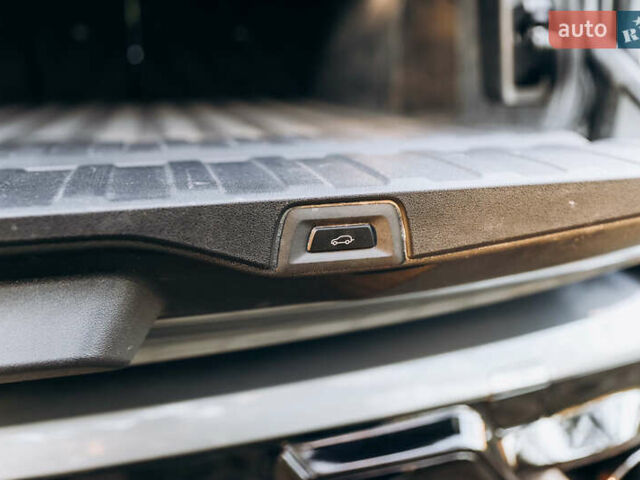 Серый БМВ Х5, объемом двигателя 3 л и пробегом 13 тыс. км за 78000 $, фото 48 на Automoto.ua