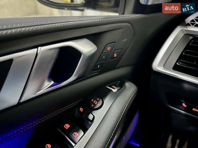 Серый БМВ Х5, объемом двигателя 3 л и пробегом 7 тыс. км за 135700 $, фото 60 на Automoto.ua