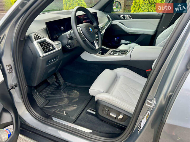 Серый БМВ Х5, объемом двигателя 3 л и пробегом 5 тыс. км за 85500 $, фото 42 на Automoto.ua