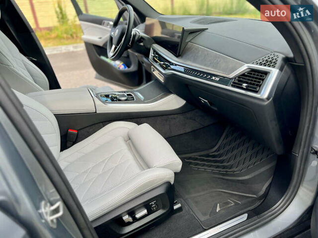 Серый БМВ Х5, объемом двигателя 3 л и пробегом 5 тыс. км за 85500 $, фото 55 на Automoto.ua