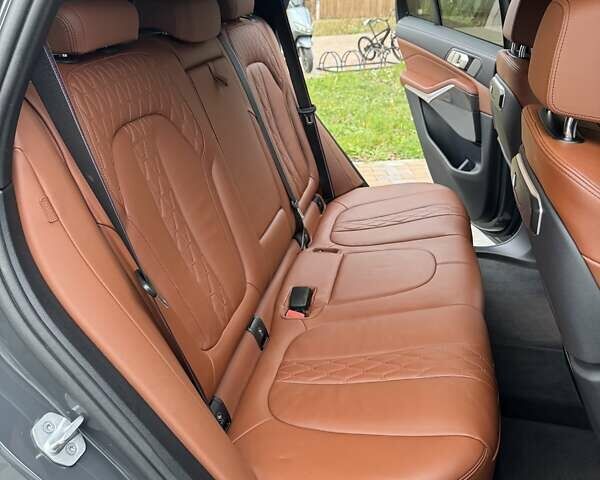 Серый БМВ Х5, объемом двигателя 4.39 л и пробегом 34 тыс. км за 129900 $, фото 24 на Automoto.ua