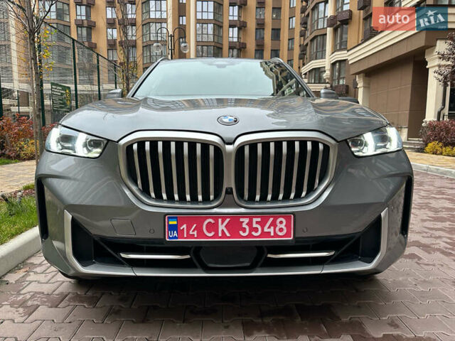 Серый БМВ Х5, объемом двигателя 3 л и пробегом 65 тыс. км за 72000 $, фото 2 на Automoto.ua