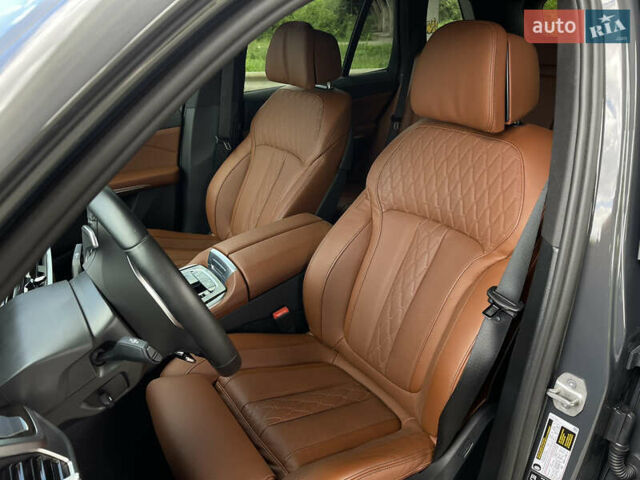 Серый БМВ Х5, объемом двигателя 3 л и пробегом 8 тыс. км за 89000 $, фото 21 на Automoto.ua
