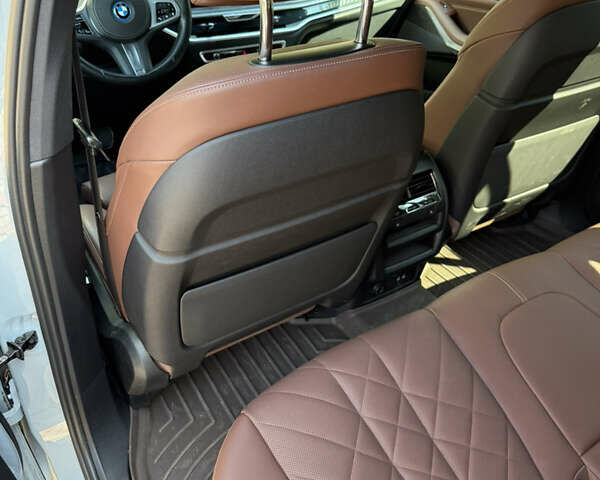 Сірий БМВ Х5, об'ємом двигуна 3 л та пробігом 39 тис. км за 125000 $, фото 4 на Automoto.ua