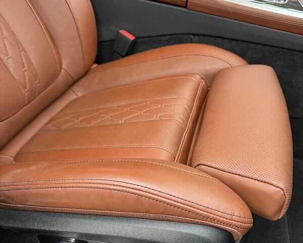 Серый БМВ Х5, объемом двигателя 4.39 л и пробегом 34 тыс. км за 129900 $, фото 22 на Automoto.ua